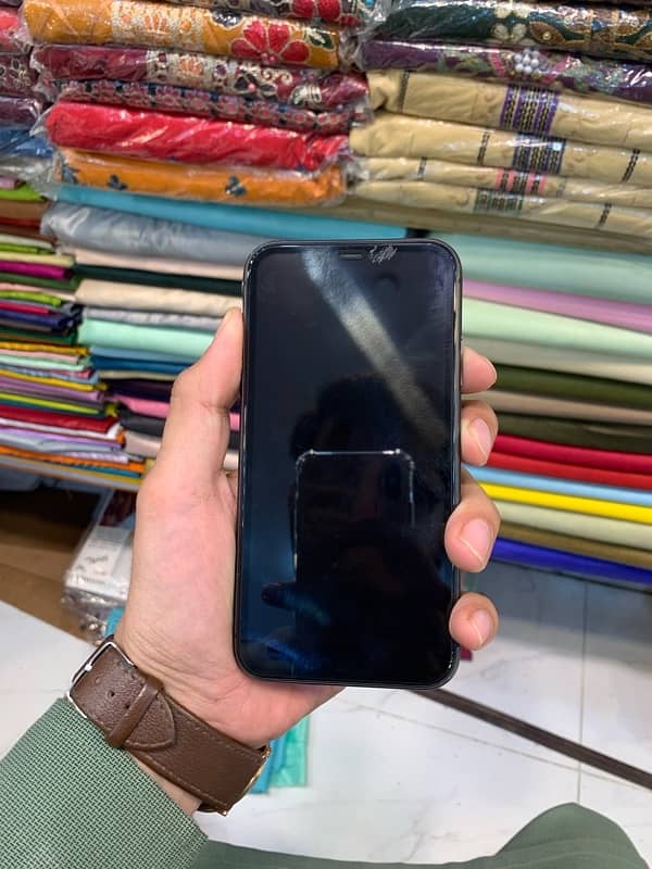 iPhone 11 64Gb PTA Approved 5