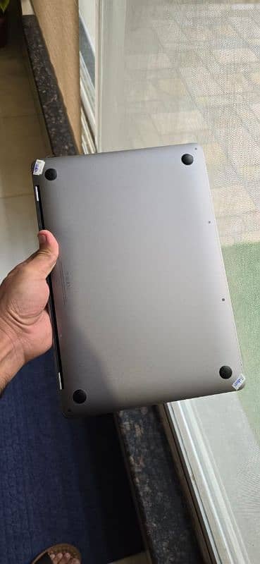 Apple MacBook Pro M1 2021 4