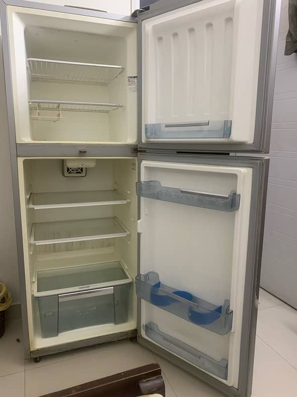 GREE Refrigerator 310 A+ 1