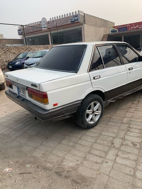 Nissan Sunny 1987 3