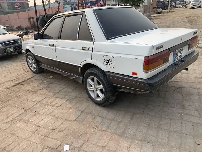 Nissan Sunny 1987 4