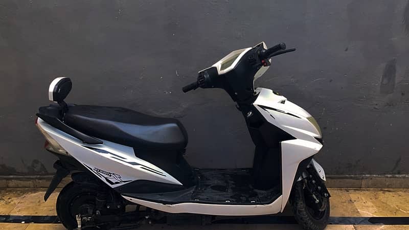 PAKZON PES 70 D ELECTRIC SCOOTY 3