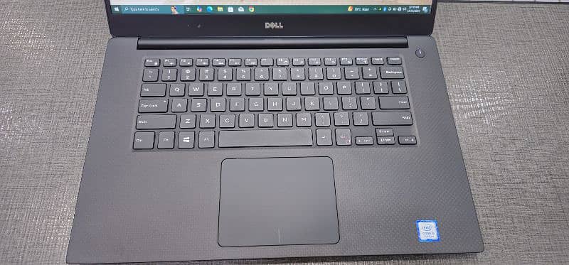 Dell XPS 15 9560 Core i5 7th Gen HQ GTX 1050 4gb 14