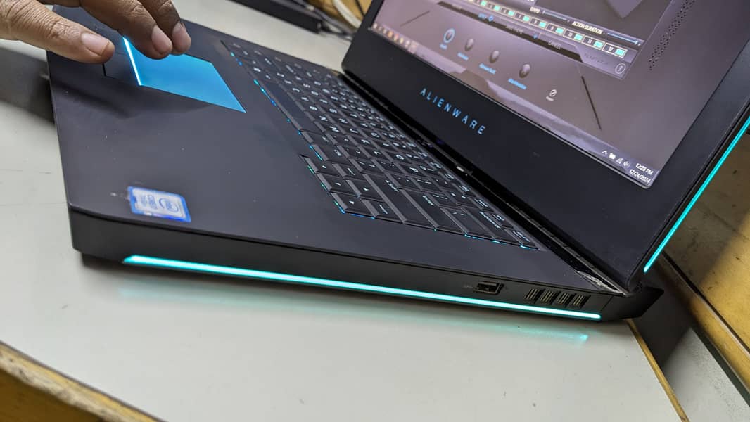 Alienware 15R3 Gaming Beast!!! 1