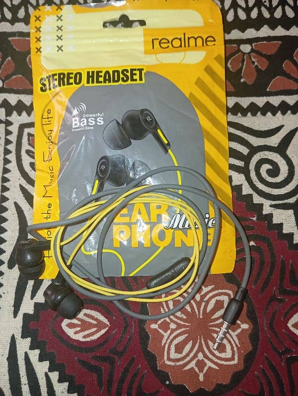 pair of three New wired earphones for both Gaming and for songs 2