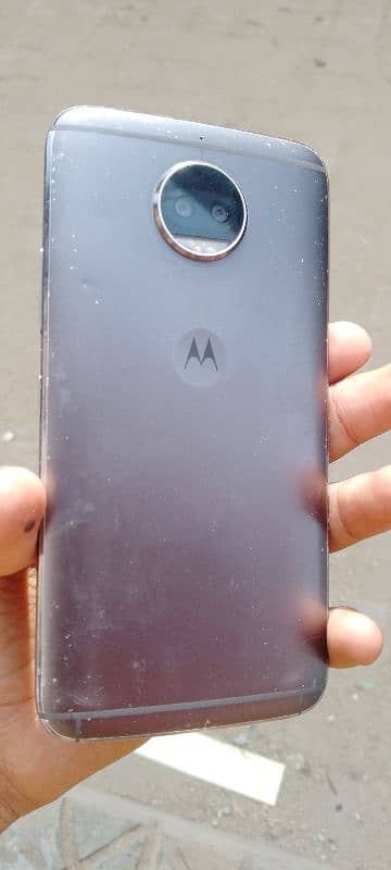 moto G5s plus non PTA ram 4/64 front glass damage all ok 0