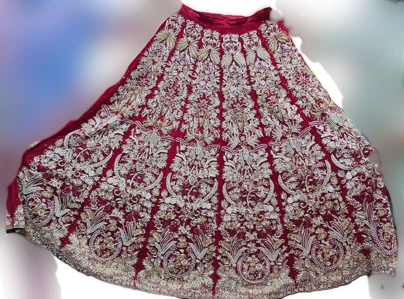 BRIDAL LEHENGA FOR SALE WORN ONLY ONCE JUST LIKE NEW RED COLOUR 0