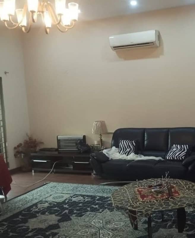 1 Kanal House Use Available For Sale 7