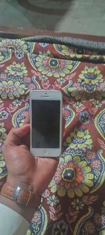 iPhone 5 non PTA condition normal 0