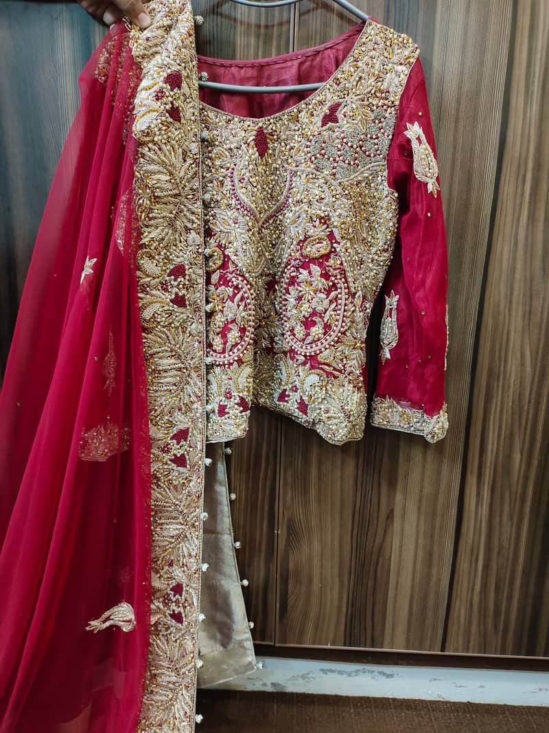 BRIDAL LEHENGA FOR SALE WORN ONLY ONCE JUST LIKE NEW RED COLOUR 4