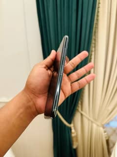 iphone 11 pro max jv phone 10/10 condition