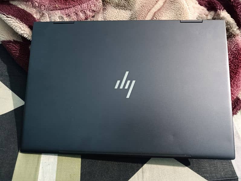 hp envy cor i5 8 gen 360 8gb 256 GB SSD 4