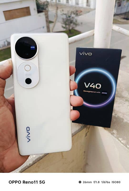 vivo v 40 12/256 10 month warranty k sath 3