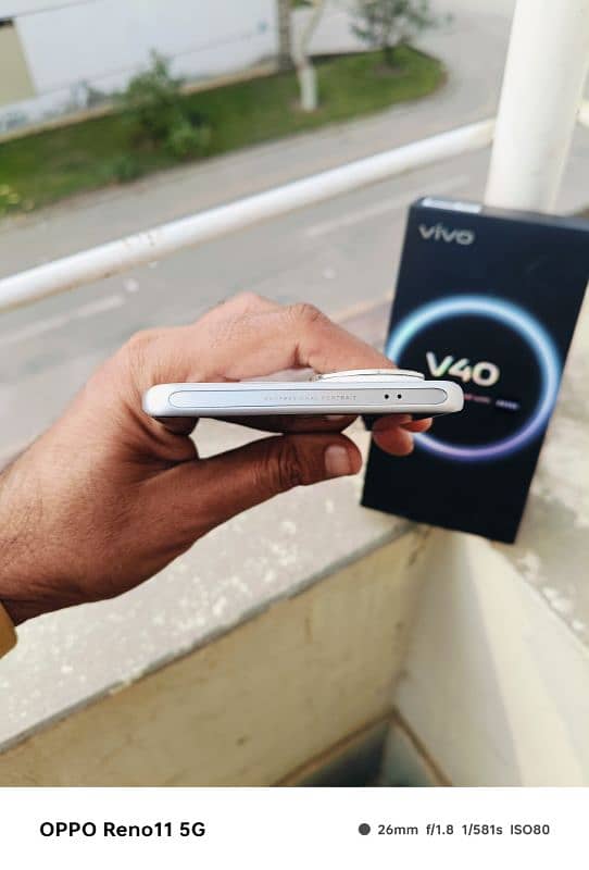 vivo v 40 12/256 10 month warranty k sath 5