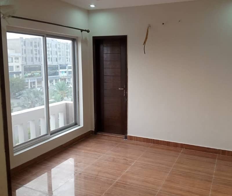 0ne Bed Non Furnised Apartment Available For Rent On Main Boulevard 0