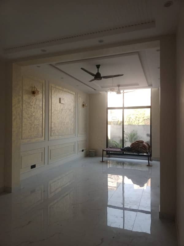 10 Marla House For Sale In Paragon City Lahore 8