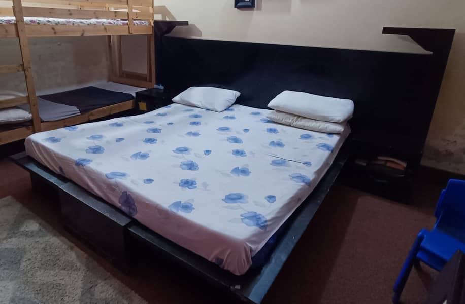 Used Bed Set with Dressing Table & Mirror | Without Mattress 3