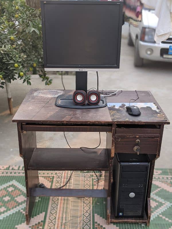 computer with table 03335439763 6