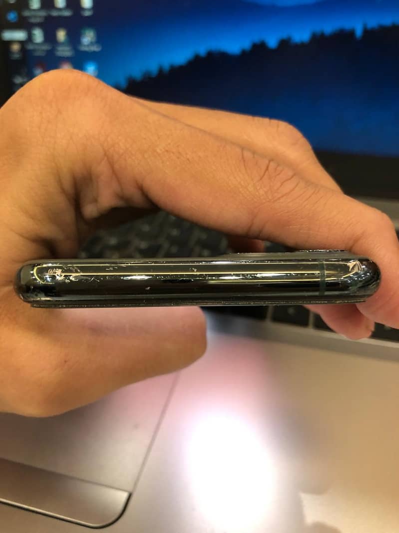 IPHONE 11 PRO 64GB MIDNIGHT GREEN 3