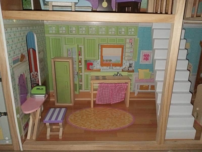 Doll house 4