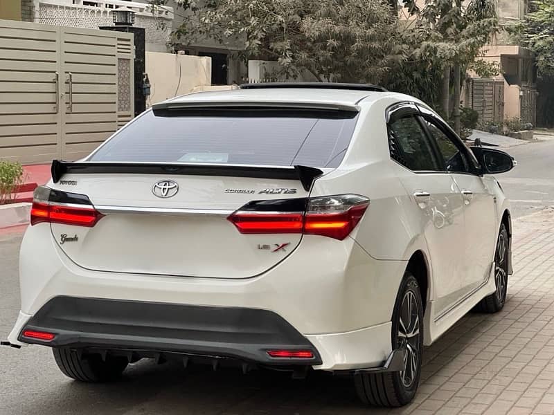 Toyota Altis Grande 2018 4