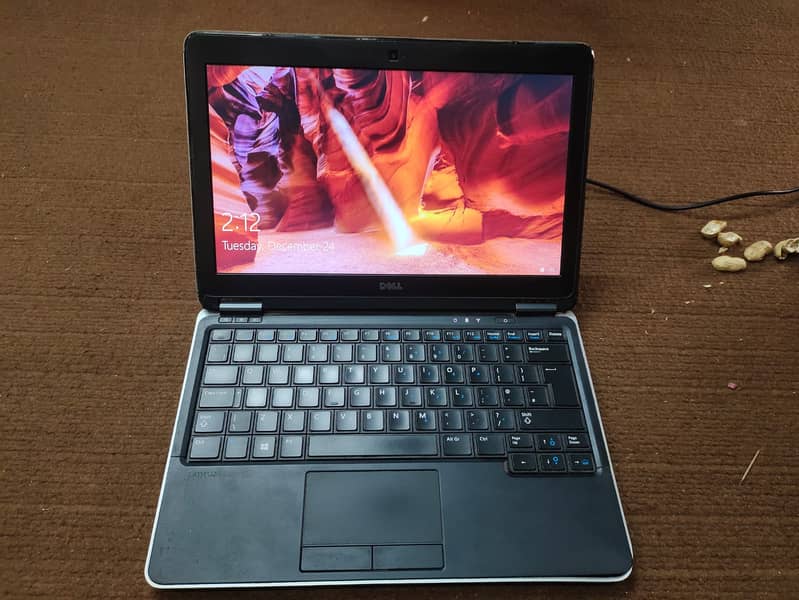 Dell Latitude E7240 4 GB, 256 GB, Ci5 4310u 1