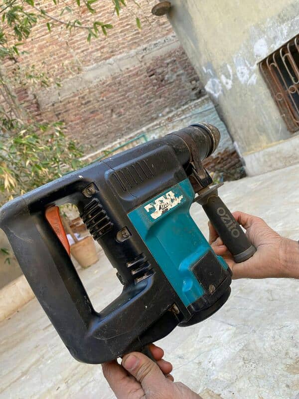 MAKITA heavey duty DRILL Machine 1