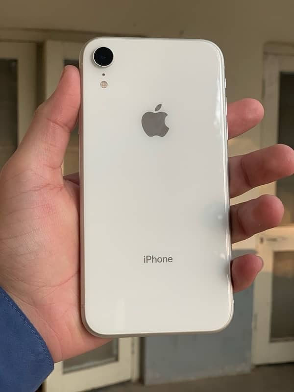 Iphone XR.  64 GB, 1