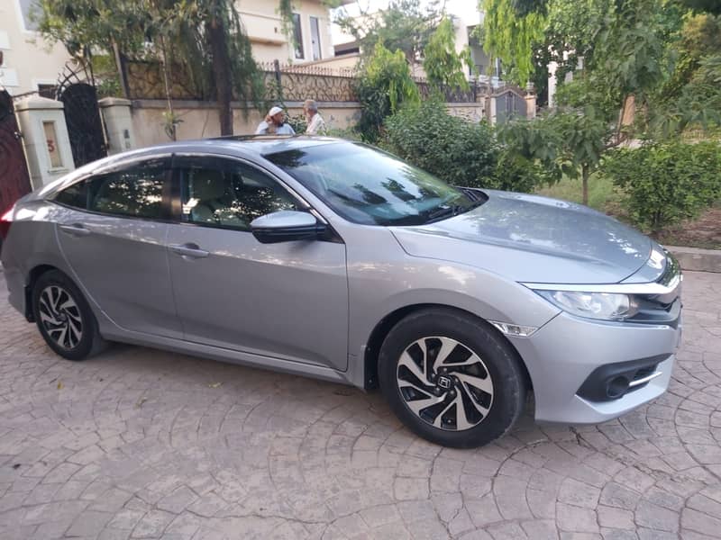 Honda Civic 2017 isb UG IVTEC CVT sunroof  full option 4