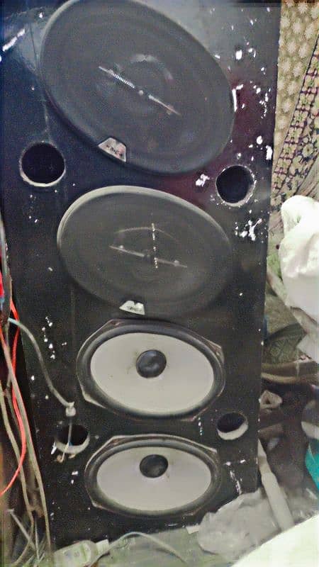 Kenwood Subwoofer and Speakr 5