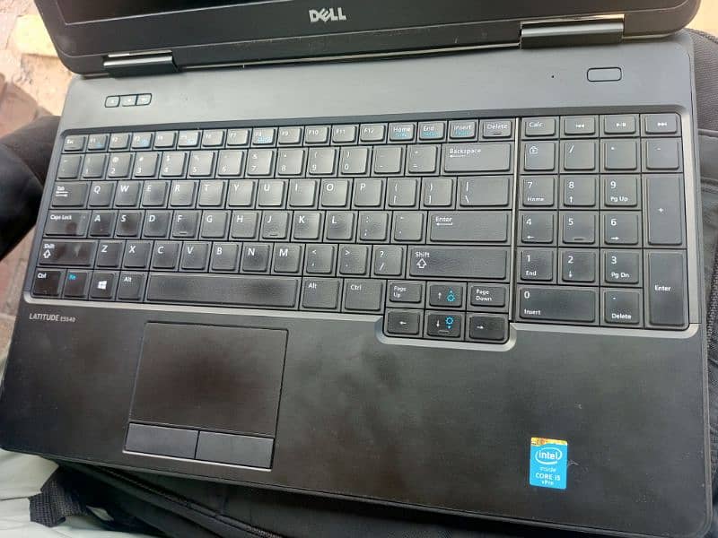 Dell E-5540 Laptop 0