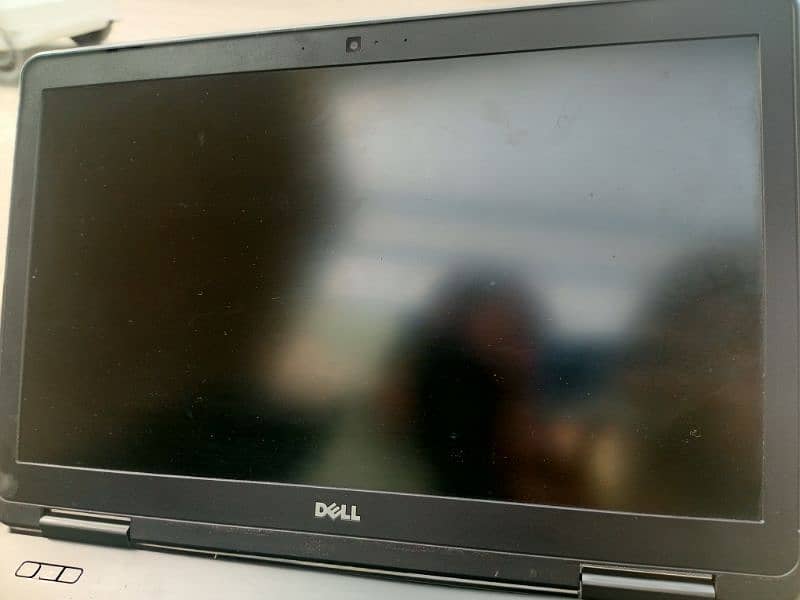 Dell E-5540 Laptop 5