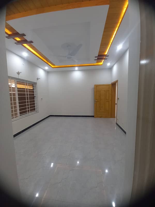 HOUSE AVAILABLE FOR RENT IN BANIGALA 8