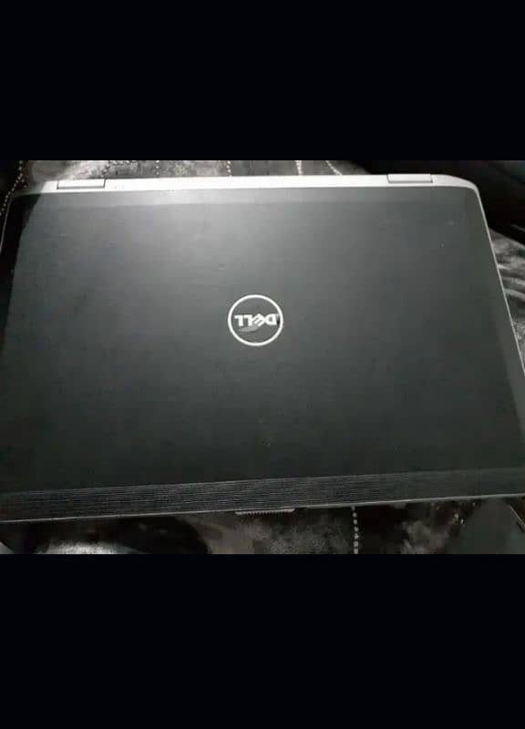 Dell laptop with chager ram 8 ssd150 3