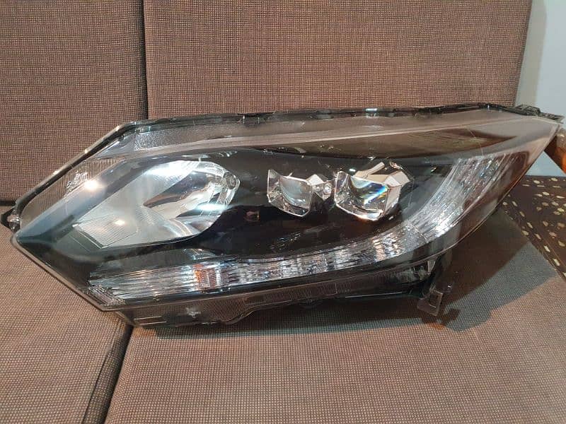 Honda Vezel Head Lamp LH 0