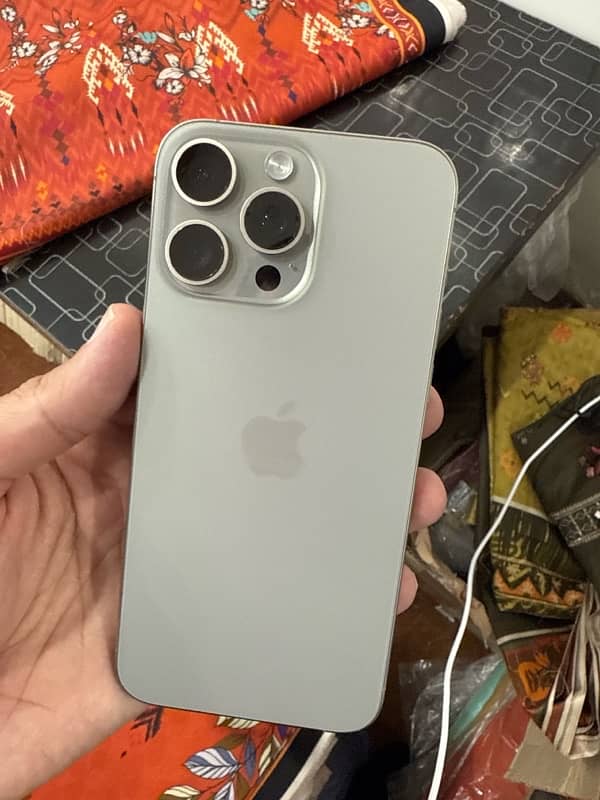 iPhone 15 pro max 0