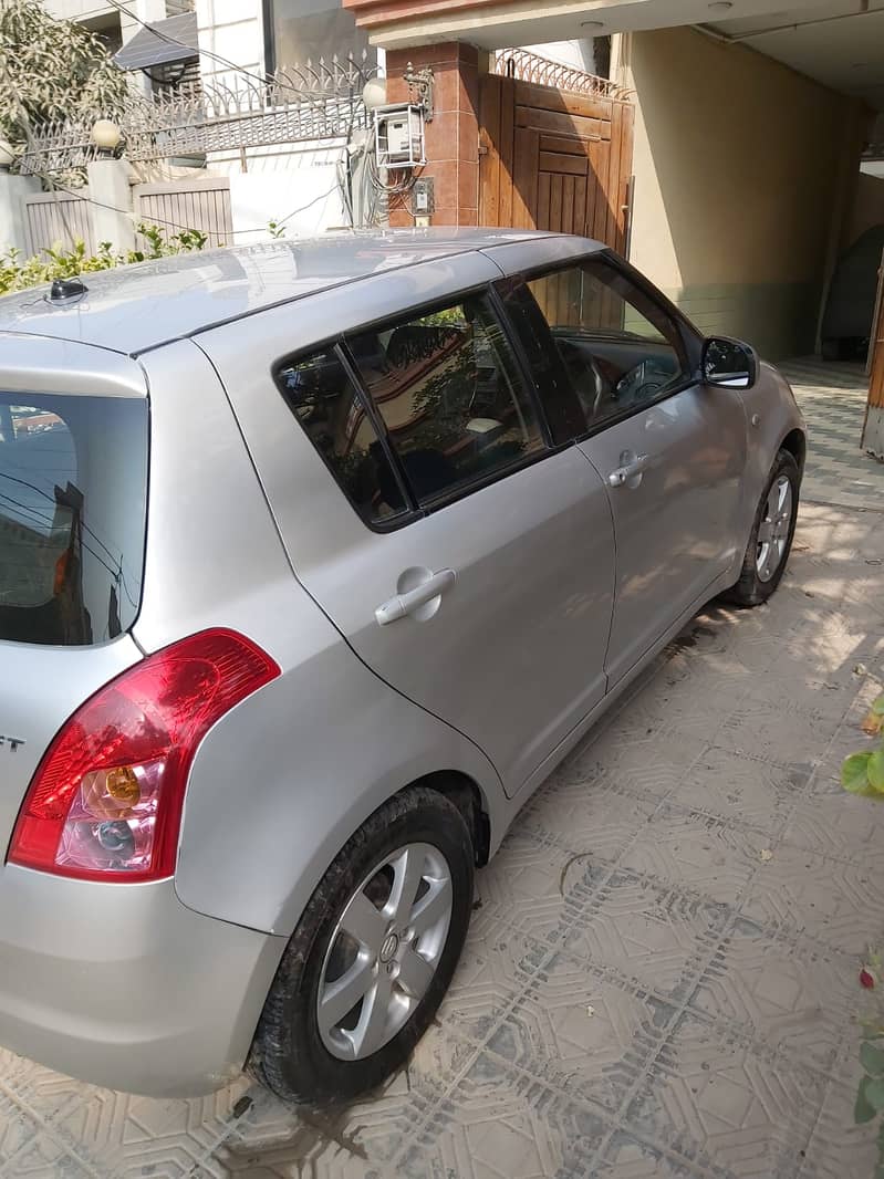 Suzuki Swift 2010 XG 1.3 12