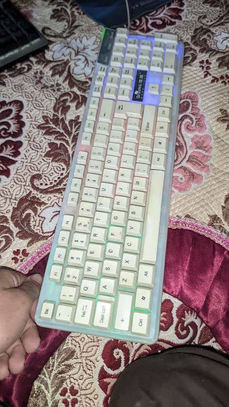 RGB keyboard only RGB light he not macanical 1