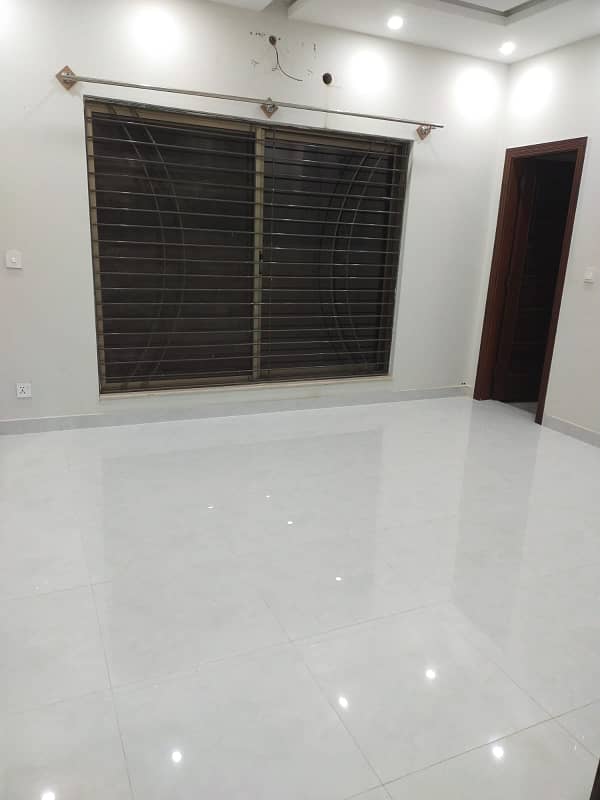 10 Marla house for rent Brand new Bahria phase 7 Rawalpindi 3