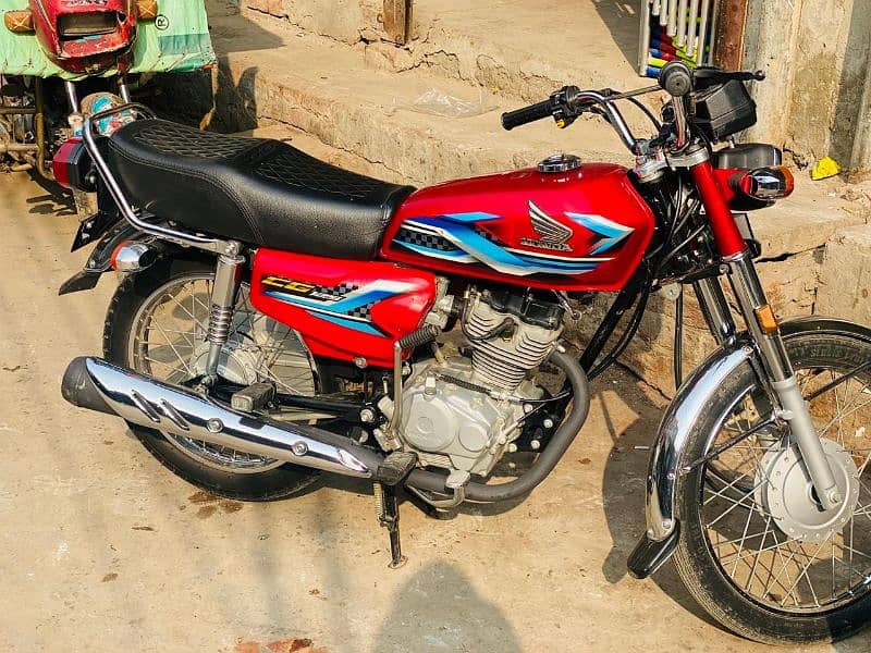 Honda 125 24model red 1