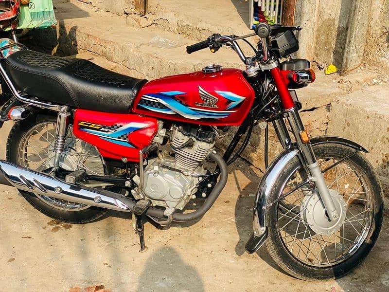 Honda 125 24model red 2