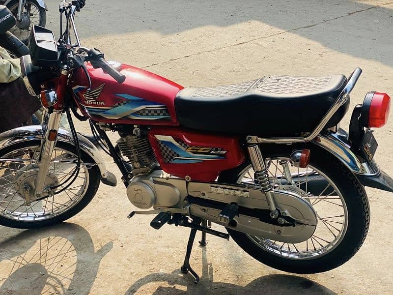 Honda 125 24model red 6