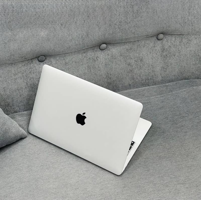 Apple MacBook Air M1 0