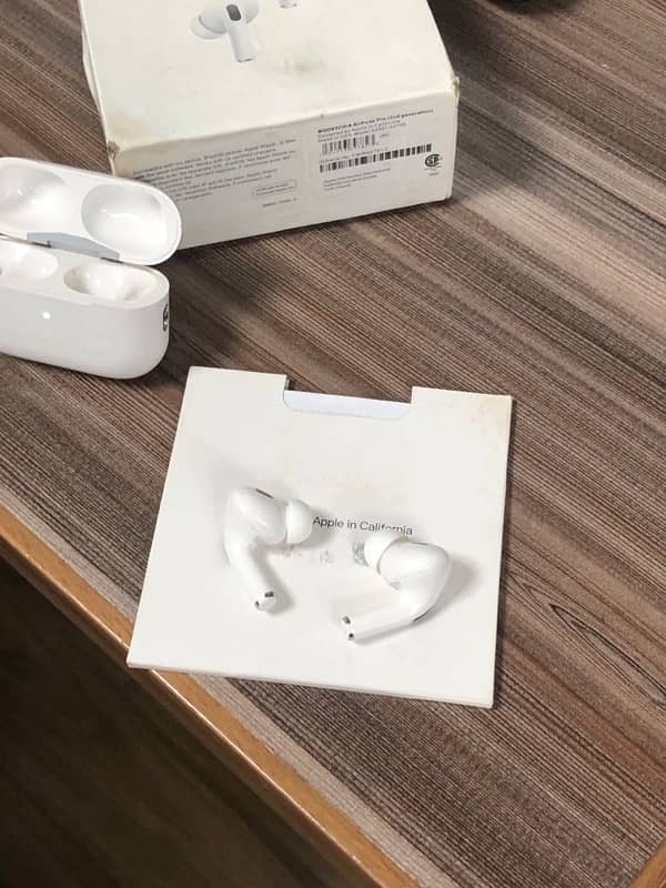 Apple AirPods Pro 2end Gen 6