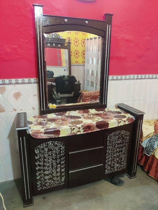 dressing table for sale 0