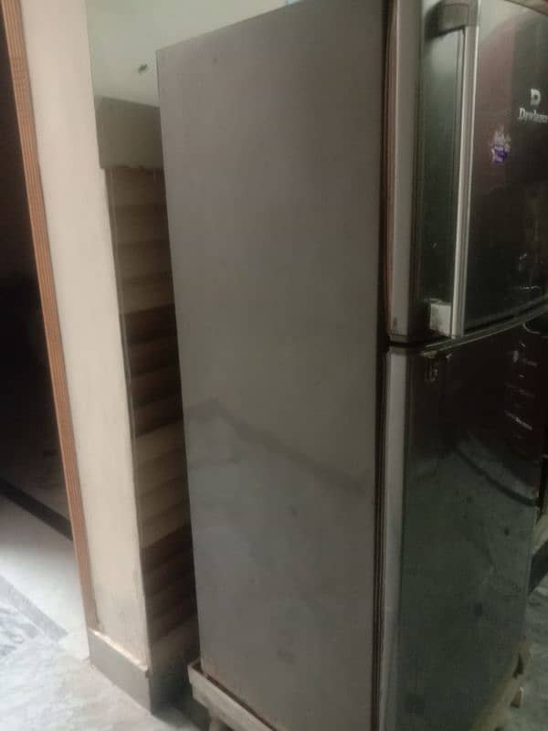 Refrigerator good condition 2