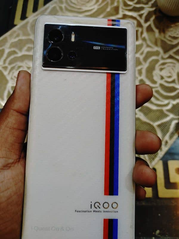 vivo iqoo 9 Chinese bwm special edition 5