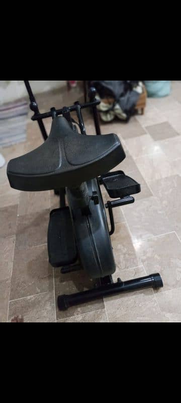 elliptical exercising machine 3