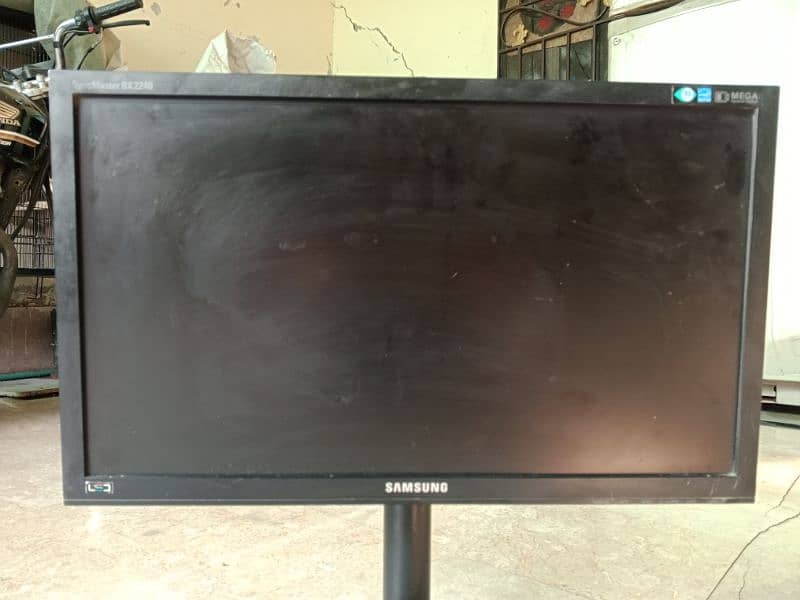 SAMSUNG LED 10 by 9 condition 2