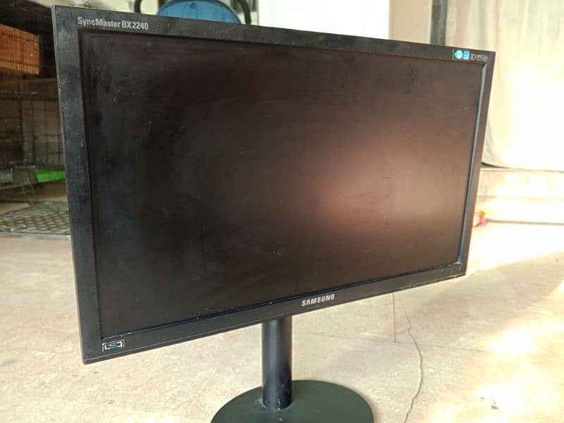 SAMSUNG LED 10 by 9 condition 3